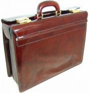 Pratesi Lorenzo pilotn� kufor 225