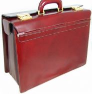 Pratesi Lorenzo pilotn� kufor 226