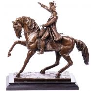 bronzov socha na mramorovom podstavci Napoleon na koni 56