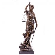 bronzov socha na mramorovom podstavci Justitia 26