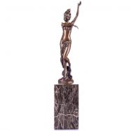 bronzov� socha �ensk� akt na mramorovom podstavci 149