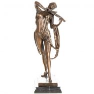 bronzov� socha na mramorovom podstavci 163