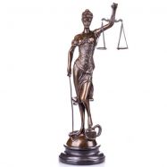 bronzov� socha Justitia na mramorovom podstavci 177